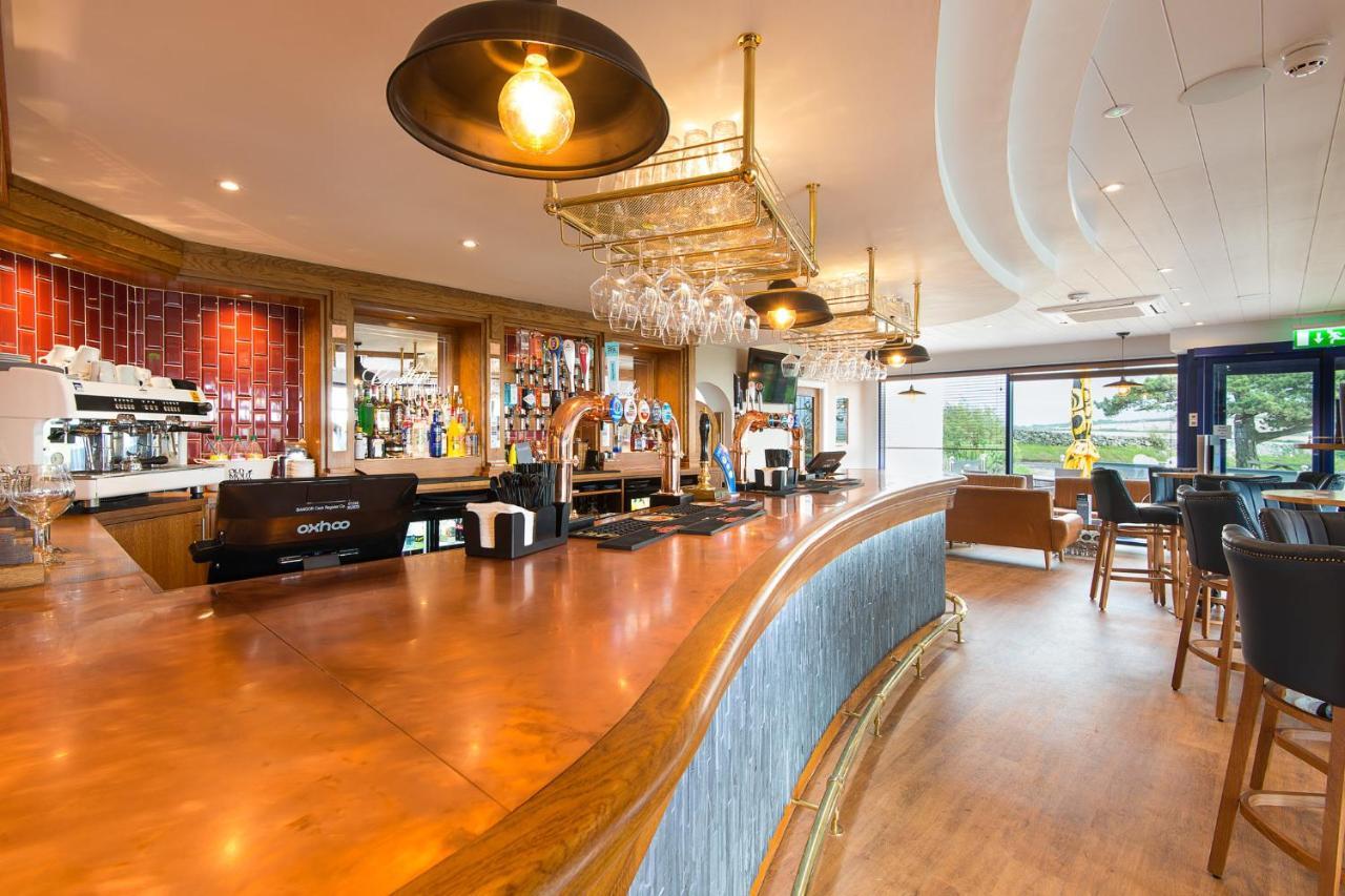 Gwesty Gadlys Hotel Кемайс Бей Екстериор снимка